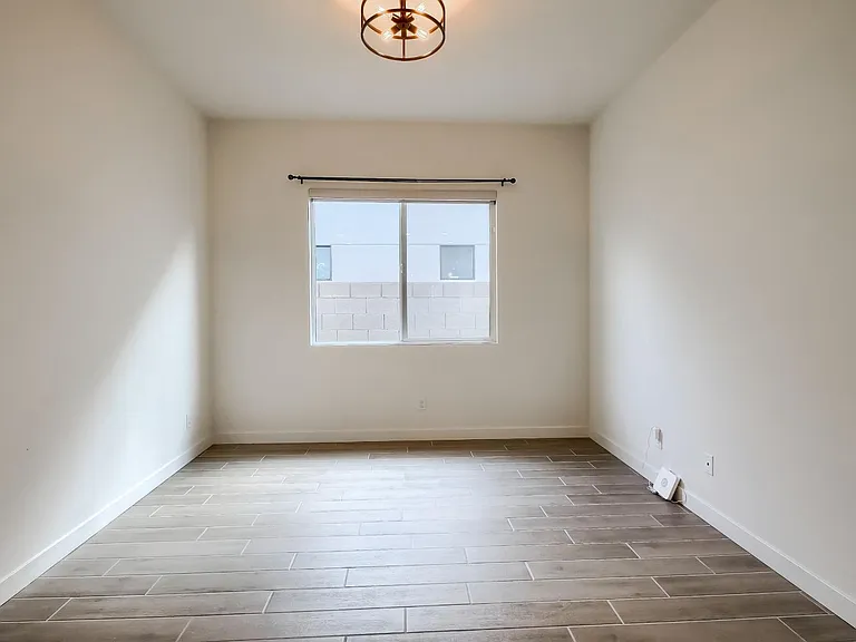 1005 E Paseo Way — Photo 30