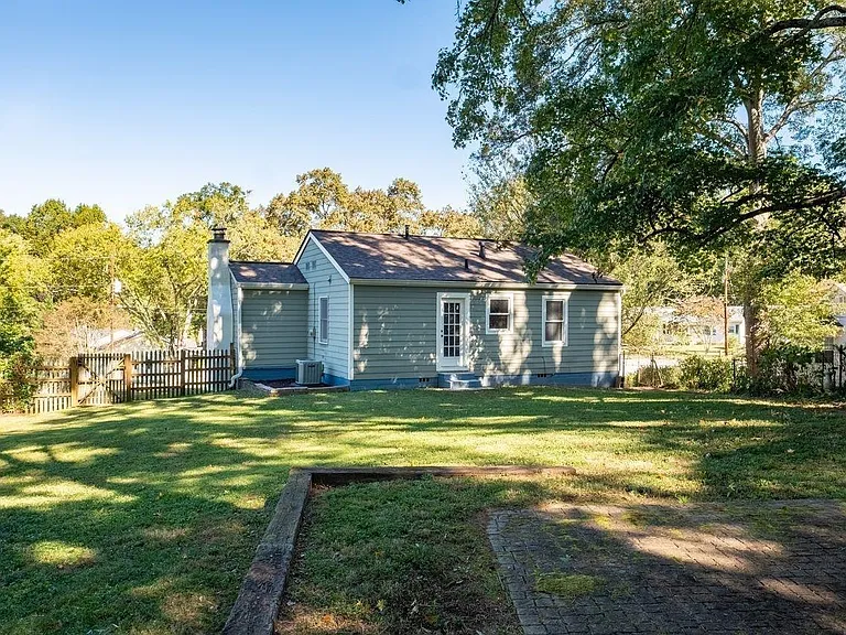 2309 Wallace Dr — Photo 3