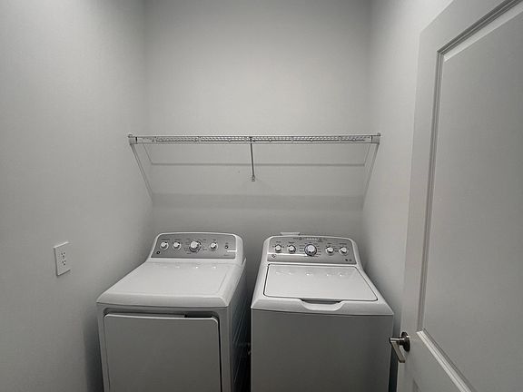 3rd image of 18706 Ivywood Pl
