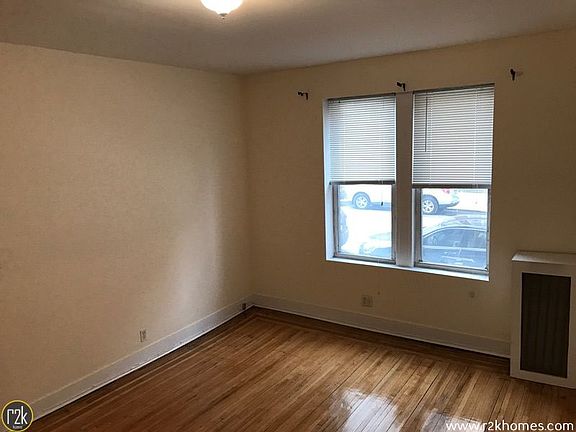 3rd image of 2075 38th St APT 1D