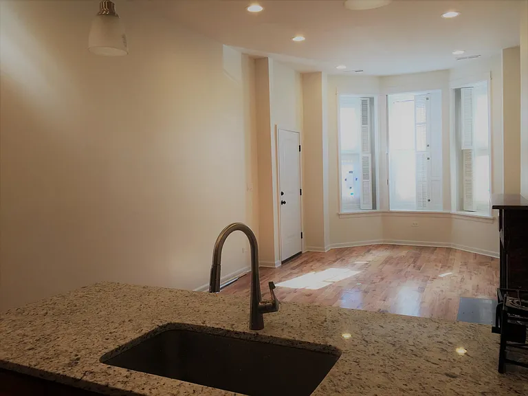 2154 N Cleveland Ave #1F — Photo 1