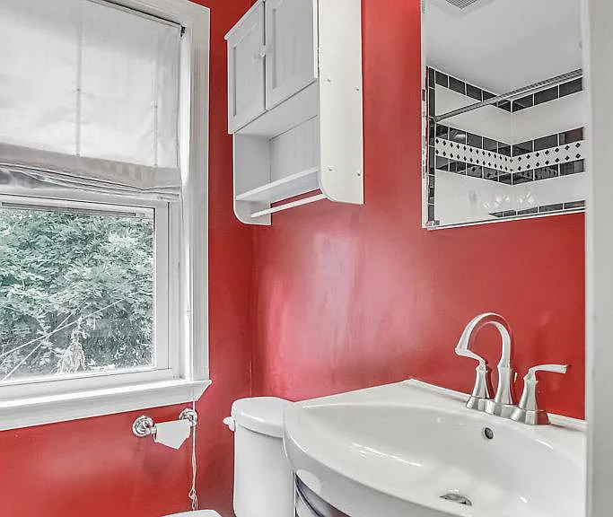 260 Burgess Ave — Photo 17