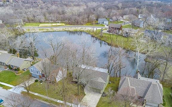 2nd image of 8105 N Oregon Dr