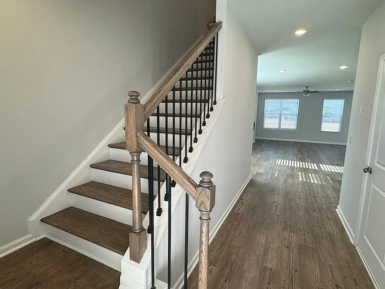 2110 Ecoland Dr — Photo 4