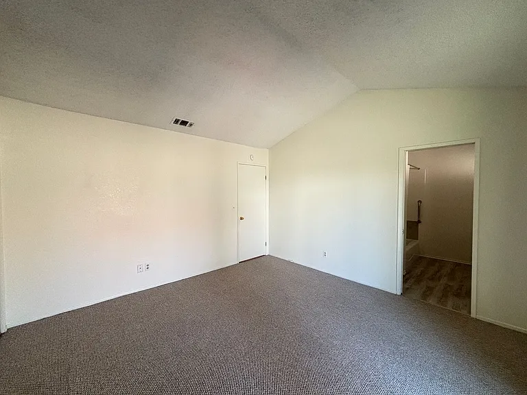 43658 Rogier St — Photo 18