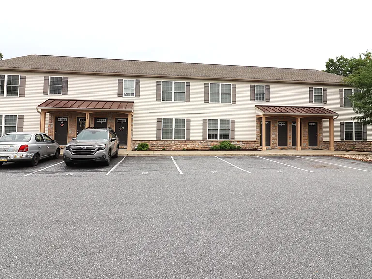 1605 W Main St #E — Photo 22