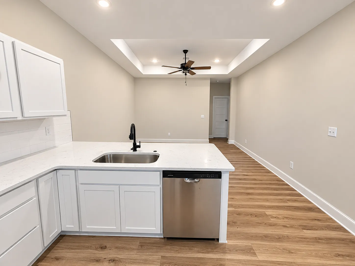 3 bed, 1250 sqft, $1,550 — Photo 4