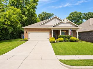 264 Falcon Ridge Dr, Huntsville, AL 35761