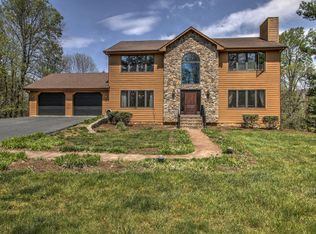 6681 Poages Mill Dr, Roanoke, VA 24018
