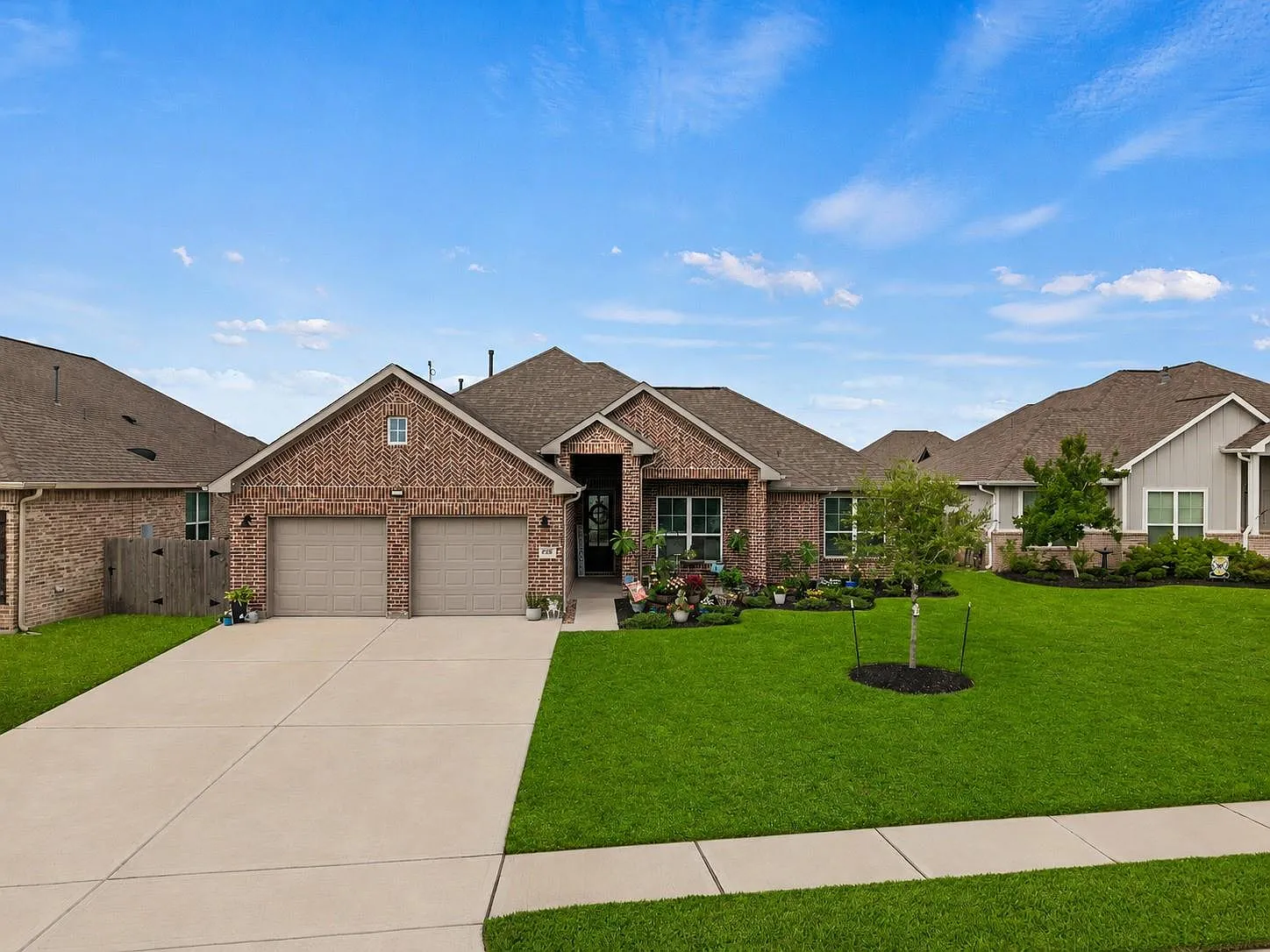 4 bed, 3.0 bath, 2145 sqft, $2,500 — Photo 1
