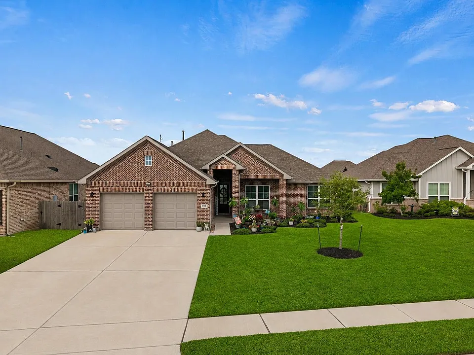 426 Hunters Crossing Dr