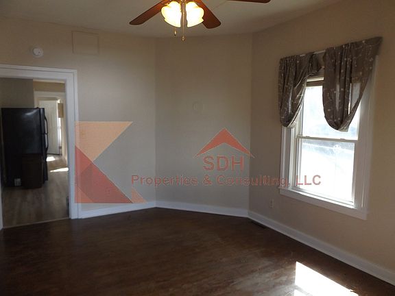 5th image of 304 Aikman Ave