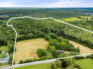 84 Robinson Rd, Rochester, MA 02770