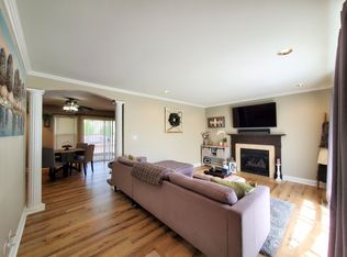 756 Newport St W, Roselle, IL 60172