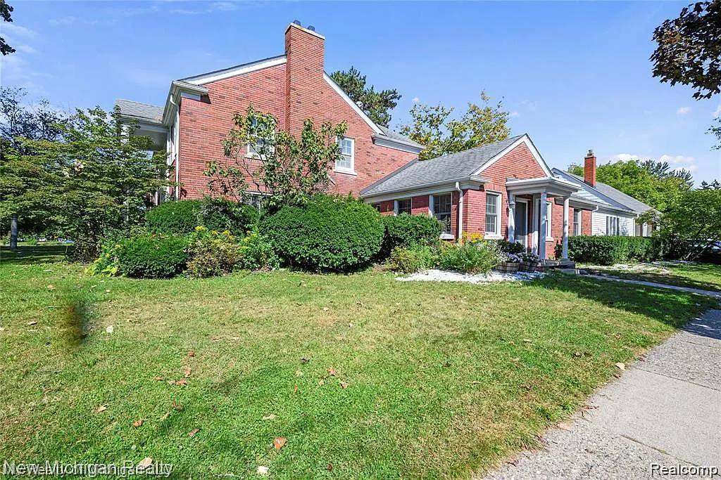 1206 Balfour St photo 1