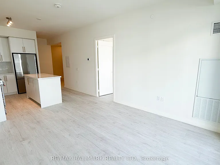 27 Korda Gate E #2502 — Photo 15
