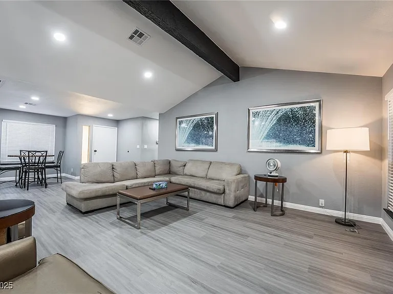 7439 Trudy Ln — Photo 18
