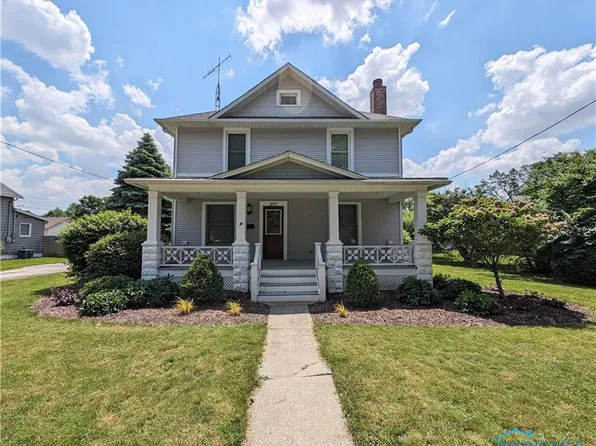 207 W 4th St, Genoa, OH 43430