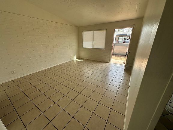 5th image of 1626 N 26th Pl APT 3