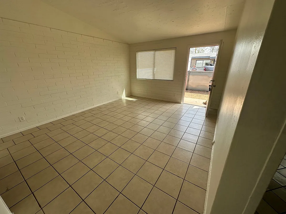 Building Photo - 1626 N 26th Pl