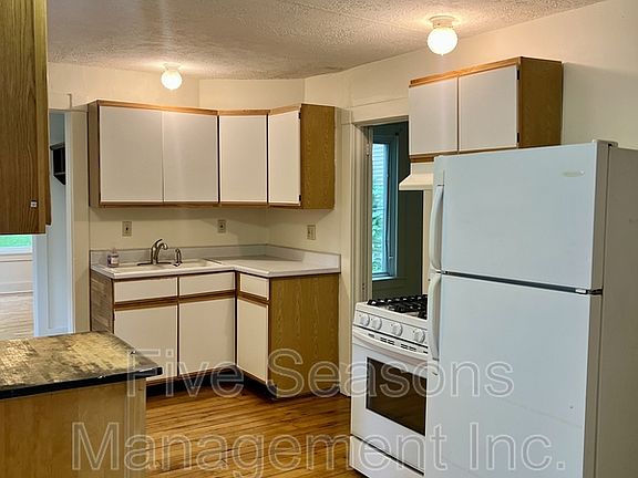 3rd image of 18-20 Hayward St #1