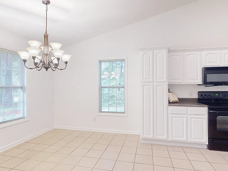 119 Celeste Ct — Photo 6