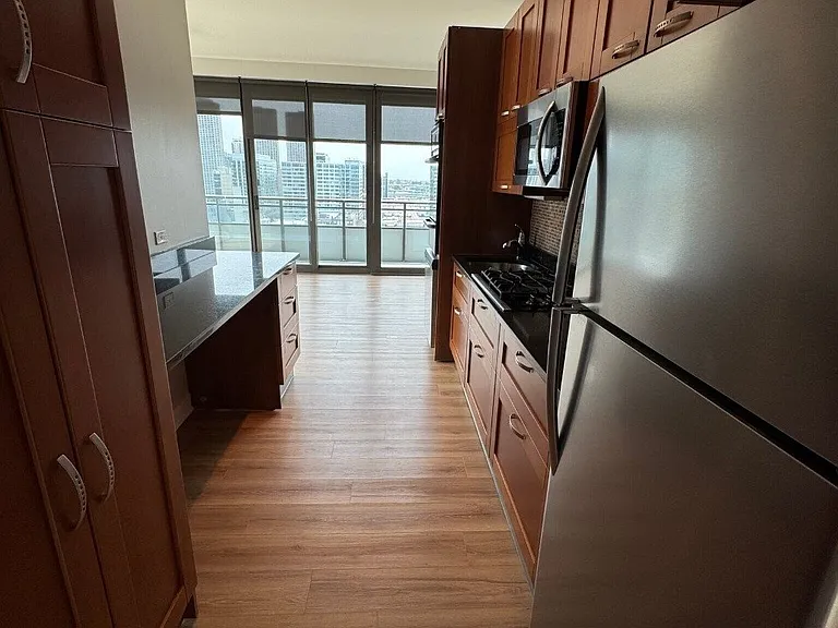 647 W Wayman St — Photo 8
