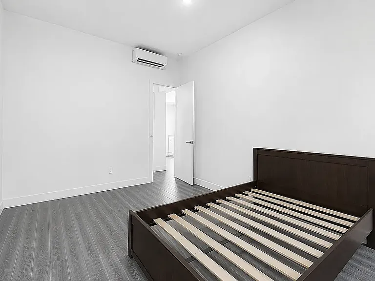 418 Rogers Ave #9 — Photo 8