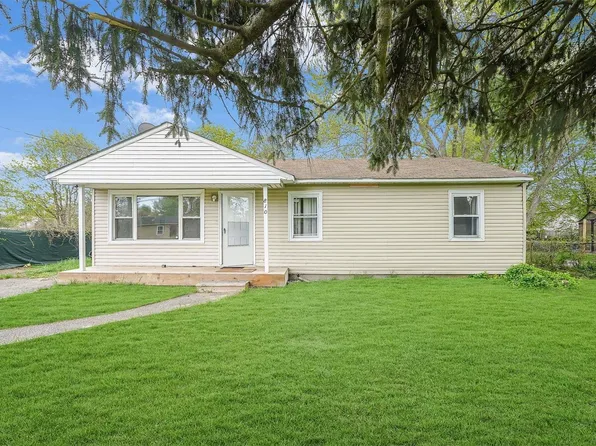 810 Provost Avenue, Bellport, NY 11713