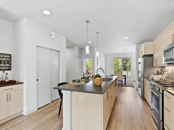 17905 35th Ave SE, Bothell, WA 98012