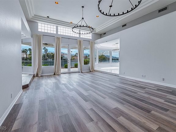 3rd image of 2713 Crystal Beach Dr