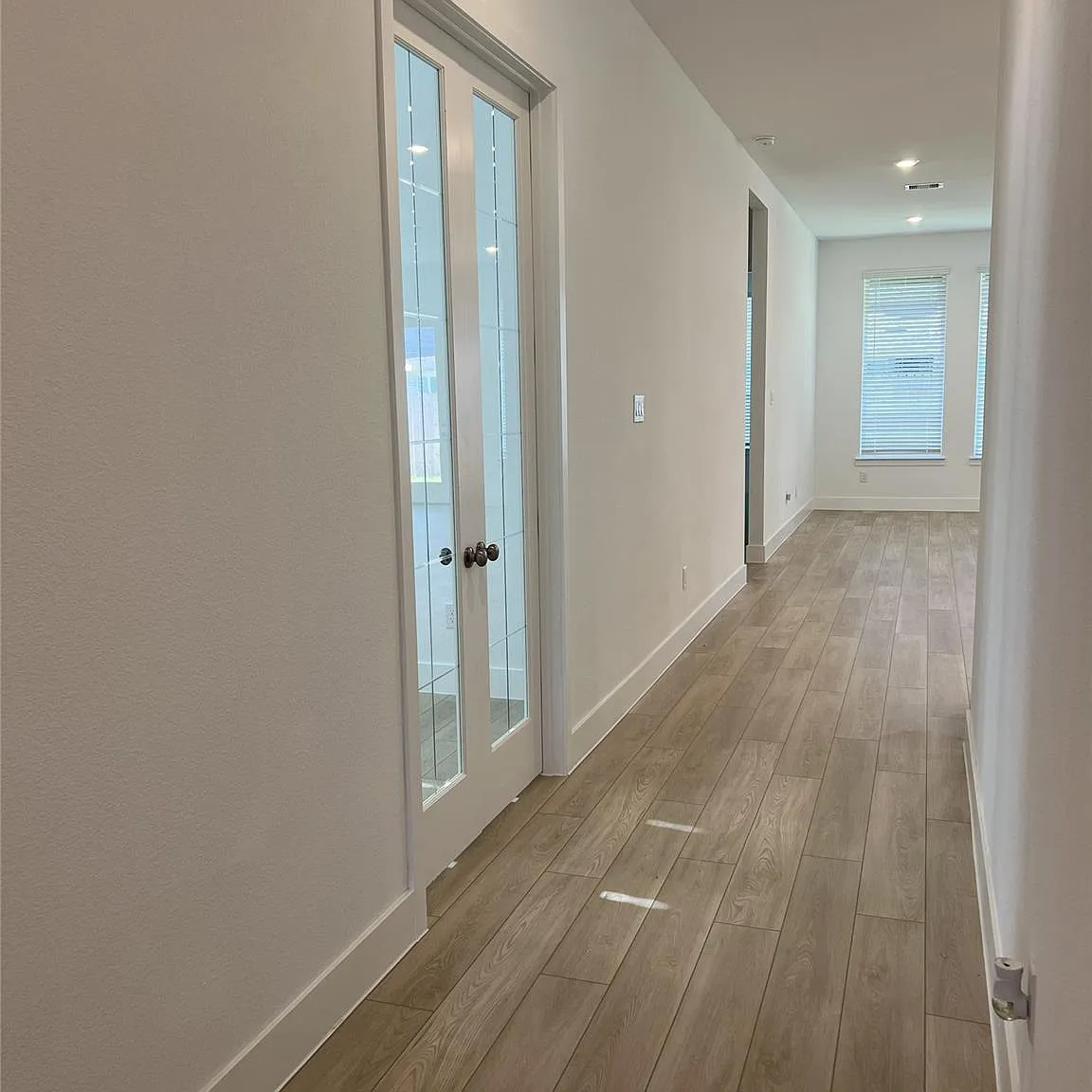4 bed, 3.0 bath, $2,800 — Photo 2