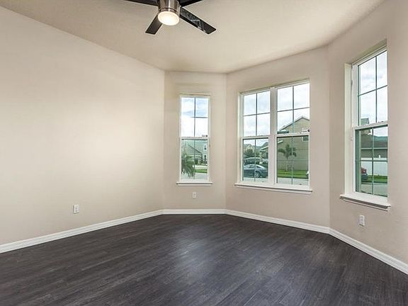 3rd image of 15519 Carina Dr