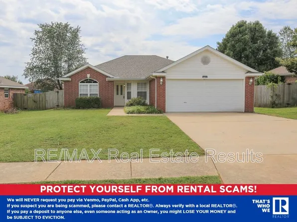 1071 Evergreen St, Centerton, AR 72719