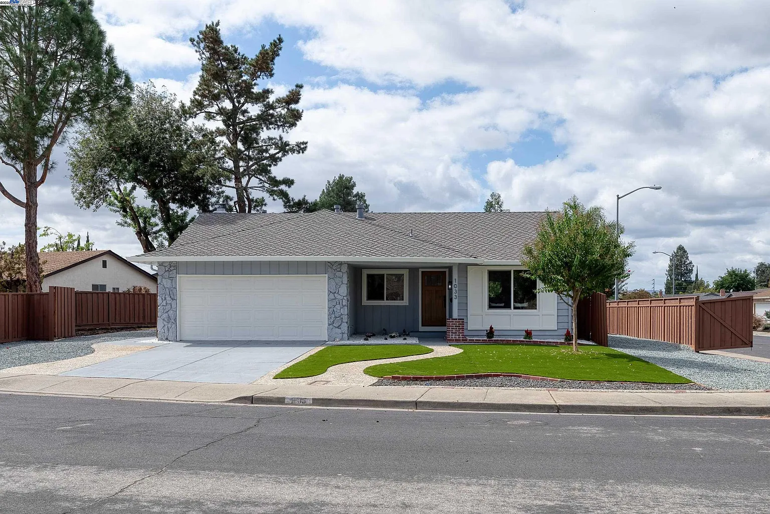 1033 Plumas Ct photo 1