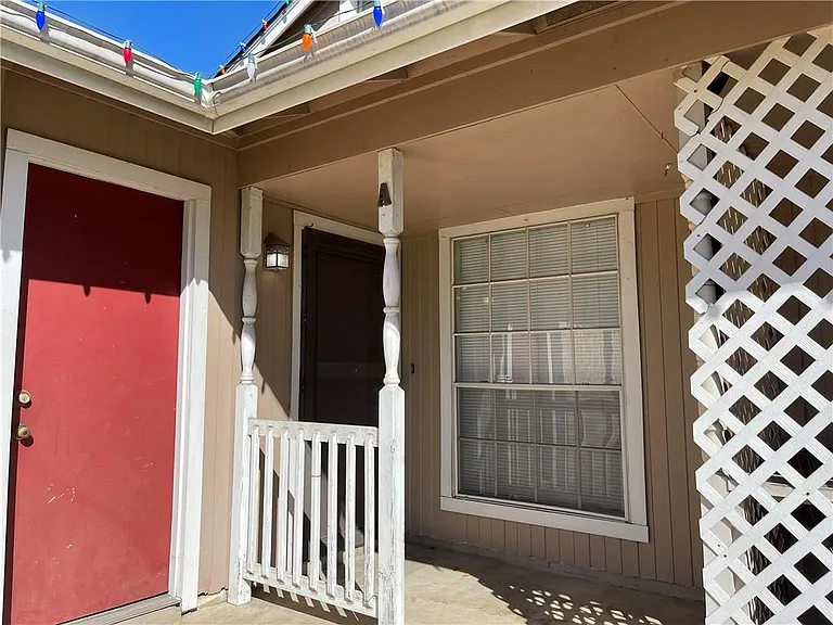 8704 Pineridge Dr #A — Photo 2