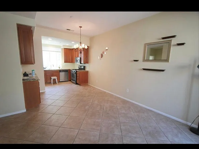 818 Almond Rd — Photo 1