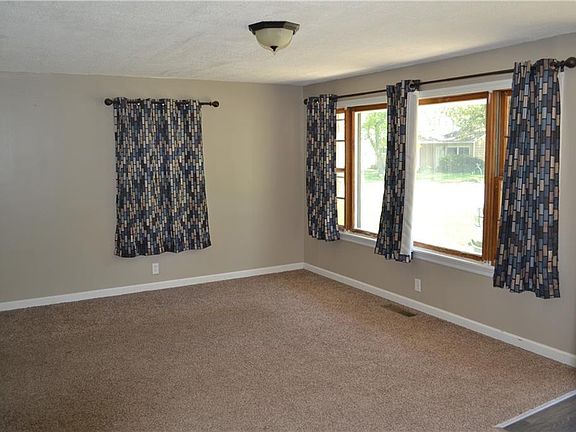 2nd image of 403 Wayne Ave