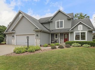 5851 Wynbrook Ct, Racine, WI 53406