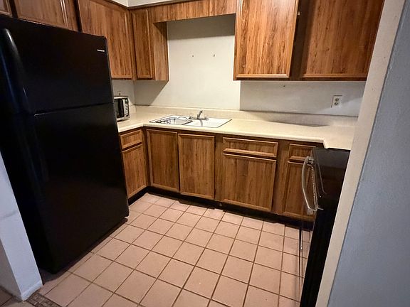 4th image of 6 Lake Villa Way