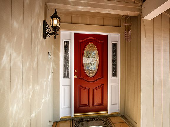 4th image of 1512 Valecroft Ave