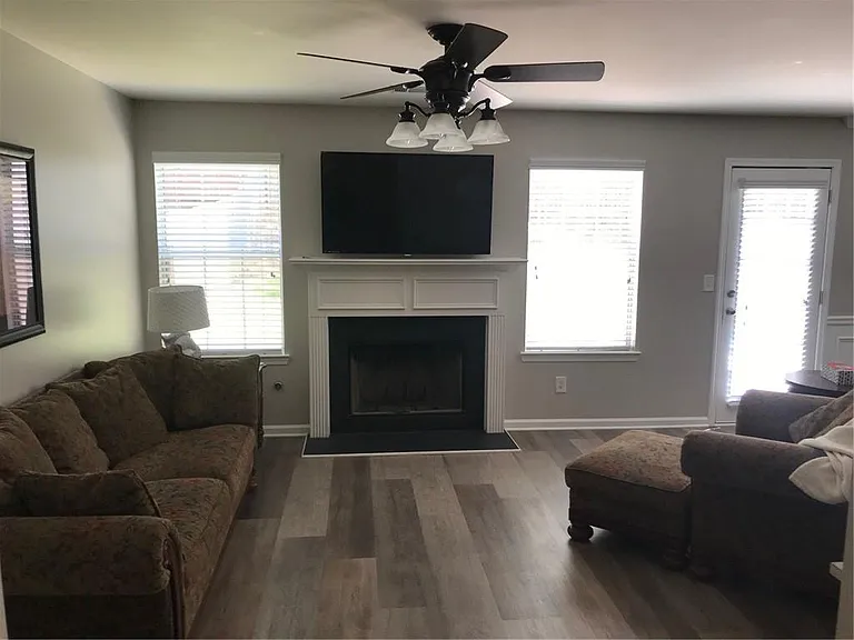 322 Hidden Creek Ln — Photo 7