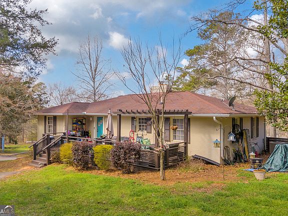 2nd image of 136 Frazier Hill Rd