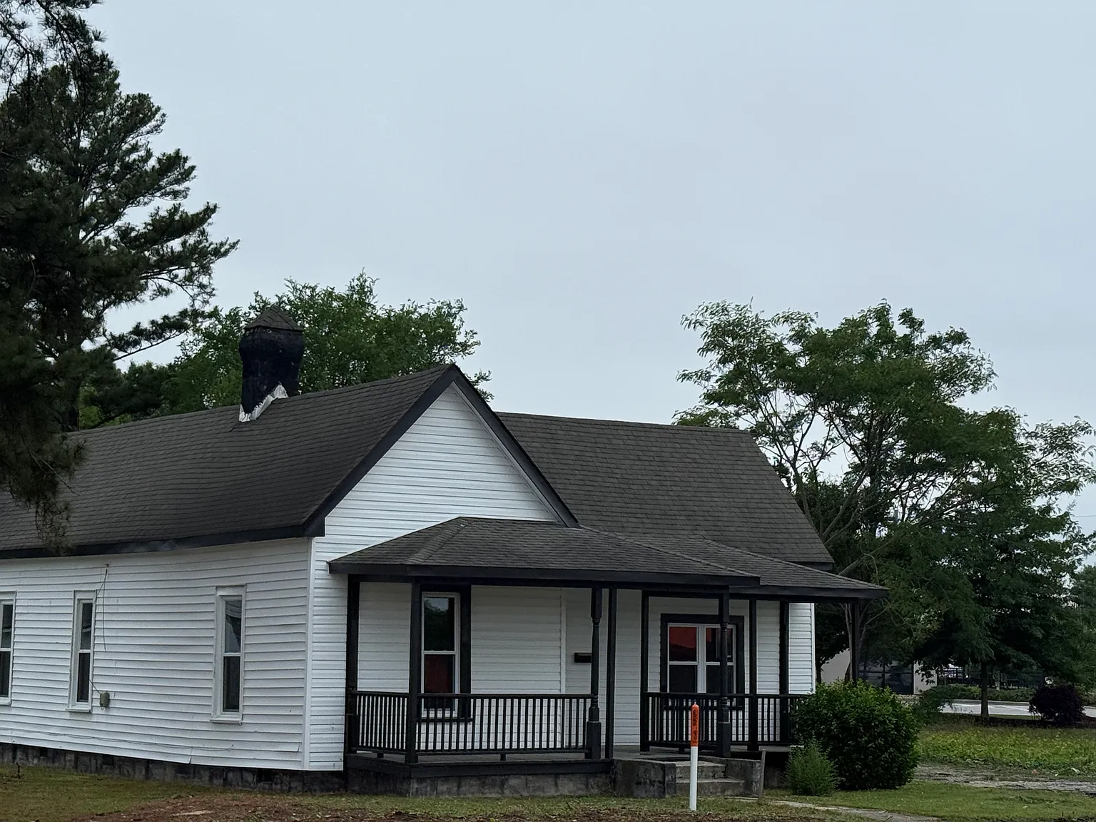 202 S Sampson Ave — Photo 1