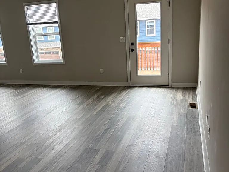 1356 S Main St — Photo 16