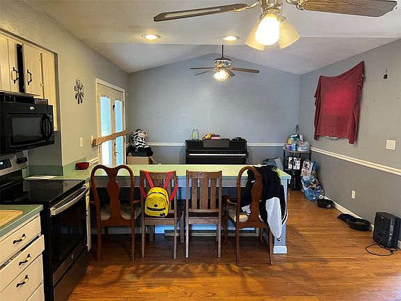 5th image of 3256 Carlson Ave