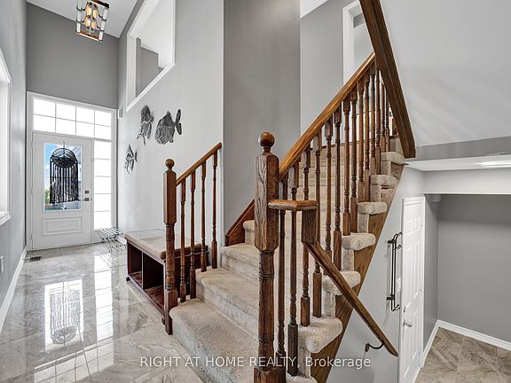 2nd image of 40 Ridge Gate Cres