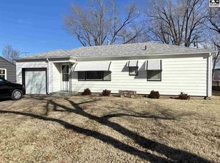 1042 College Ln, Hutchinson, KS 67501
