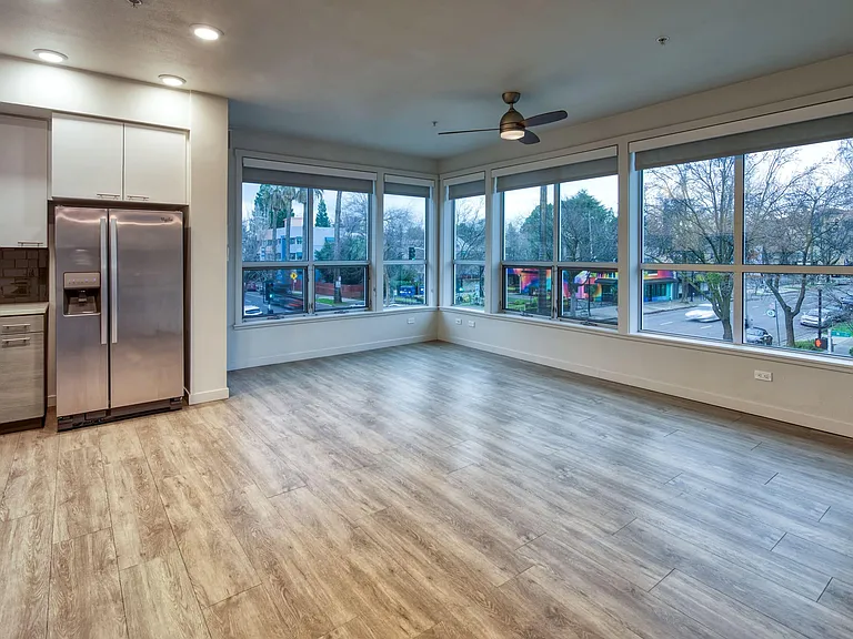 EVIVA Midtown Apartments — Photo 28