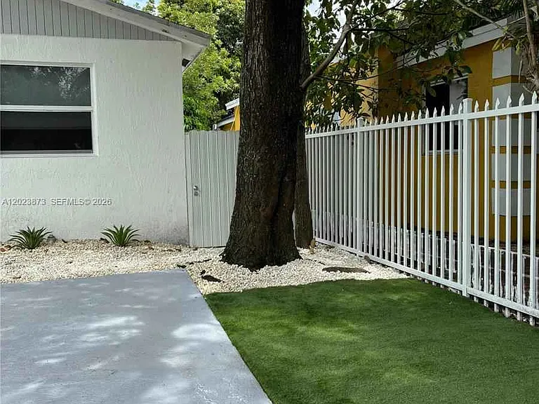 4727 NW 5th Ave — Photo 21